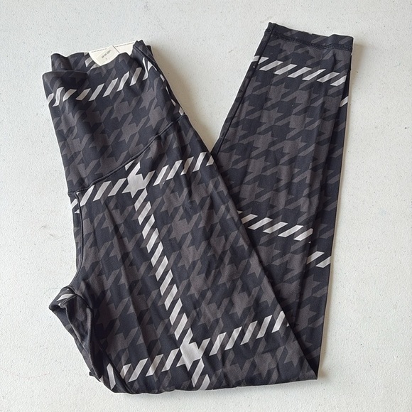 Aerie Offline Real Me Xtra 7/8 Houndstooth Leggings Medium Short NEW! - Picture 7 of 7
